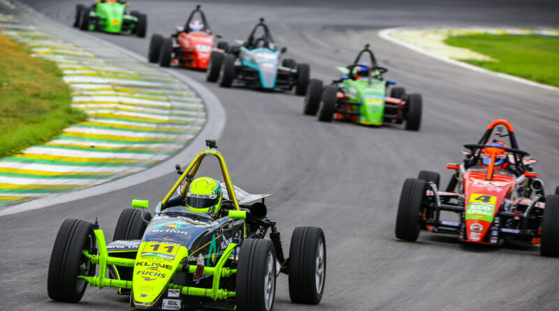 Largada da F1600 em Interlagos | foto: Humberto da Silva